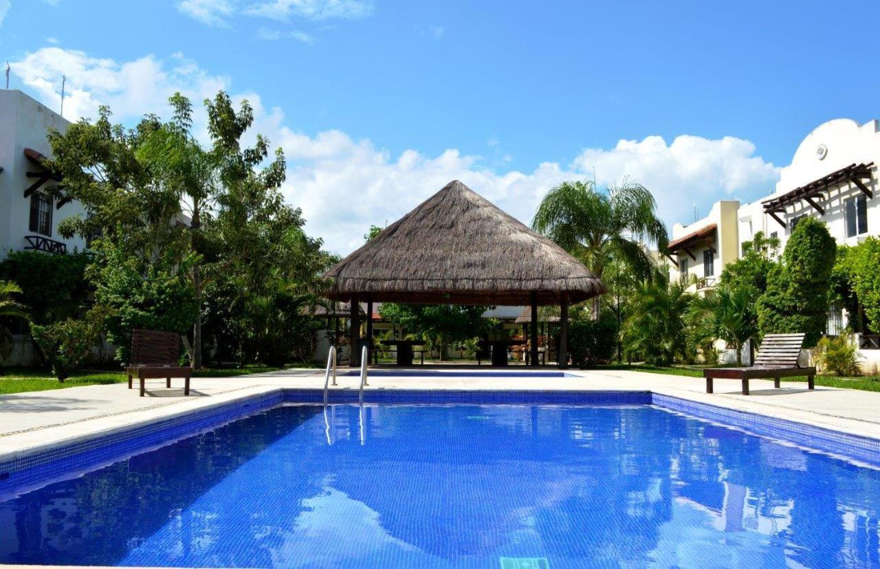 Casa Mikeles